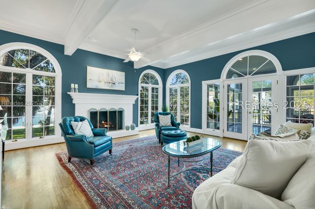 100 Harbour Psge, Hilton Head Island, SC 29926