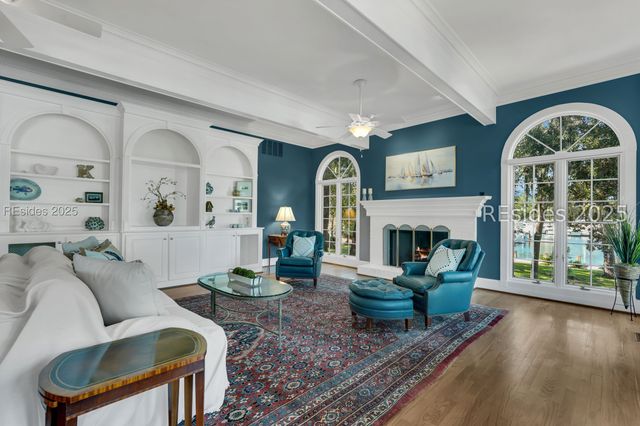 100 Harbour Psge, Hilton Head Island, SC 29926