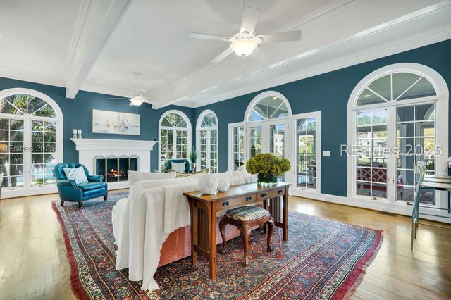 100 Harbour Psge, Hilton Head Island, SC 29926