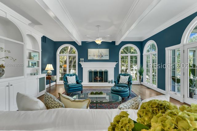 100 Harbour Psge, Hilton Head Island, SC 29926