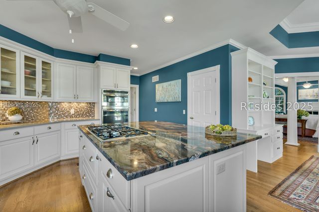 100 Harbour Psge, Hilton Head Island, SC 29926