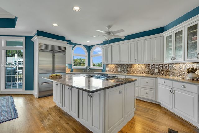 100 Harbour Psge, Hilton Head Island, SC 29926