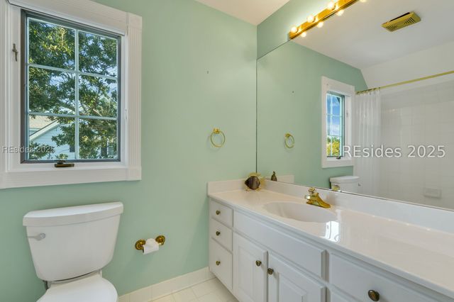 100 Harbour Psge, Hilton Head Island, SC 29926