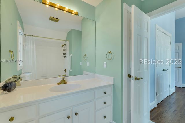 100 Harbour Psge, Hilton Head Island, SC 29926