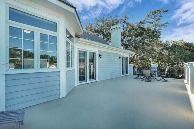 100 Harbour Psge, Hilton Head Island, SC 29926