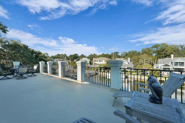 100 Harbour Psge, Hilton Head Island, SC 29926