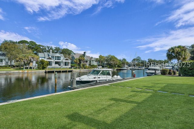 100 Harbour Psge, Hilton Head Island, SC 29926