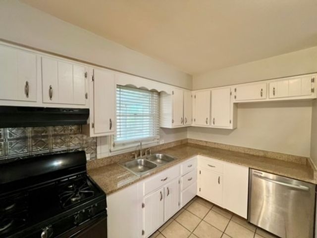 16046 Prairie Avenue, South Holland, IL 60473