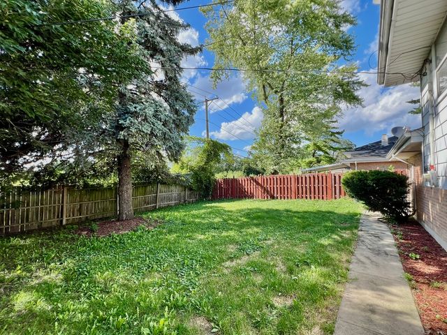 16046 Prairie Avenue, South Holland, IL 60473