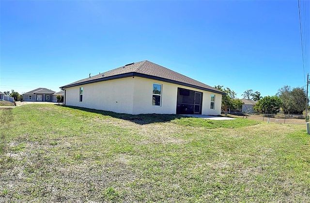 1213 NW 19th TER, Cape Coral, FL 33993