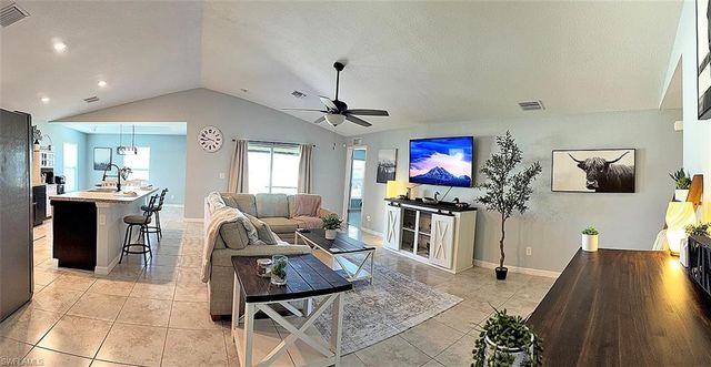 1213 NW 19th TER, Cape Coral, FL 33993