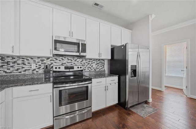 800 Haversham CLS, Chesapeake, VA 23320