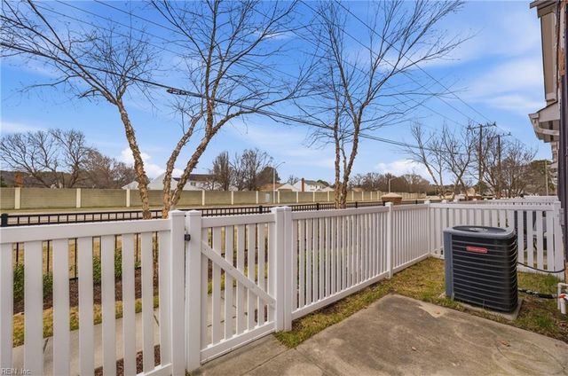 800 Haversham CLS, Chesapeake, VA 23320