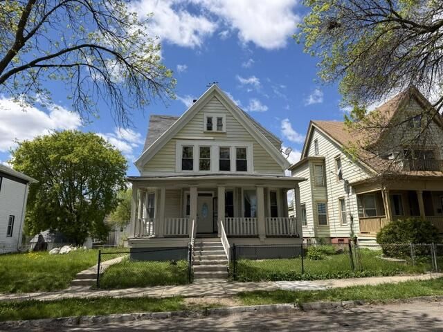 3037 Dr William Finlayson STREET, Milwaukee, WI 53212