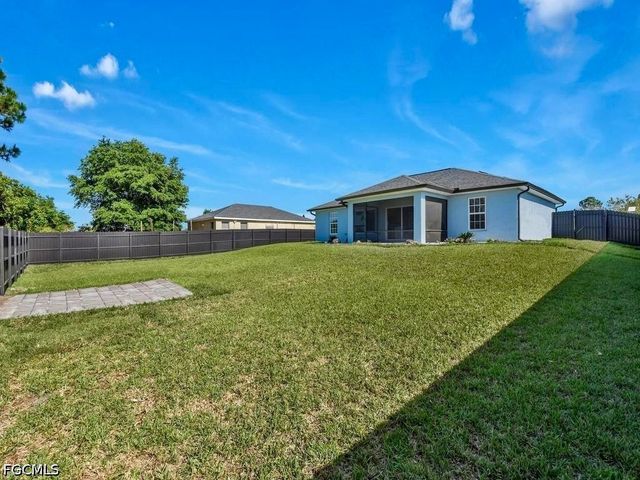 3106 72nd ST W, Lehigh Acres, FL 33971