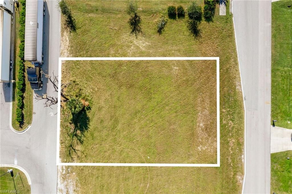 1523 16th CT, CAPE CORAL, FL 33991 — photo 2