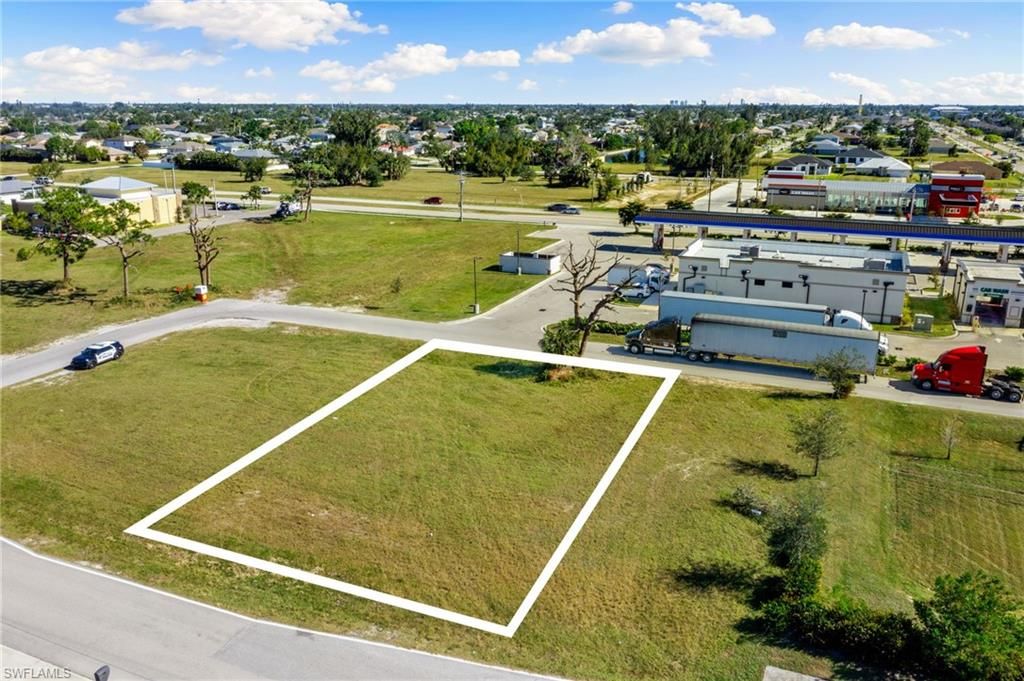 1523 16th CT, CAPE CORAL, FL 33991 — photo 4