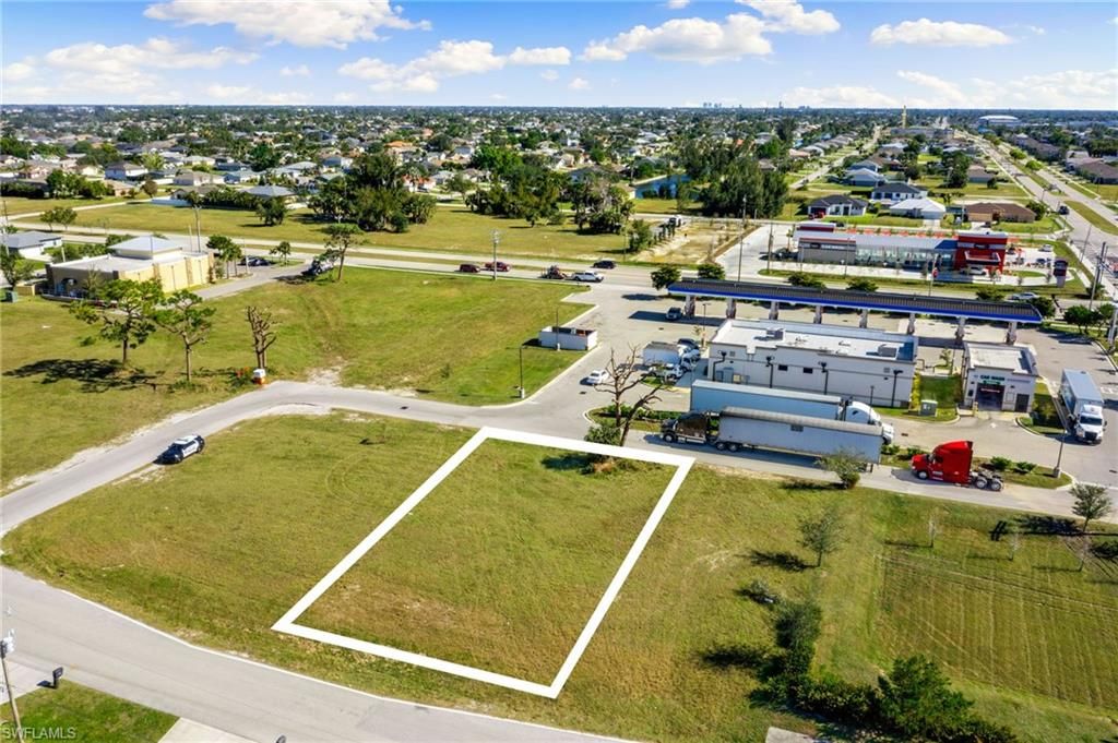 1523 16th CT, CAPE CORAL, FL 33991 — photo 5