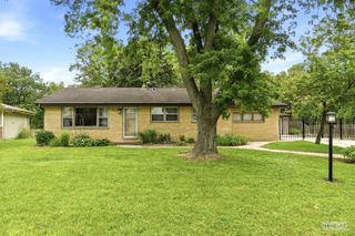 308 N Brookshore Drive, Shorewood, IL 60404
