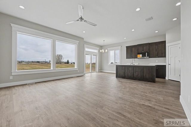 3670 Kingsboro Avenue, Ammon, ID 83406