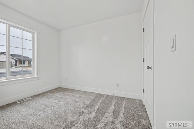 3670 Kingsboro Avenue, Ammon, ID 83406