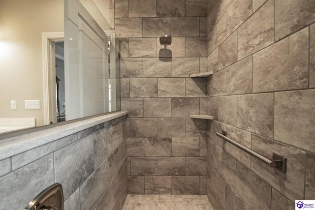 200 B Village Brooke Drive, Elizabethtown, KY 42701