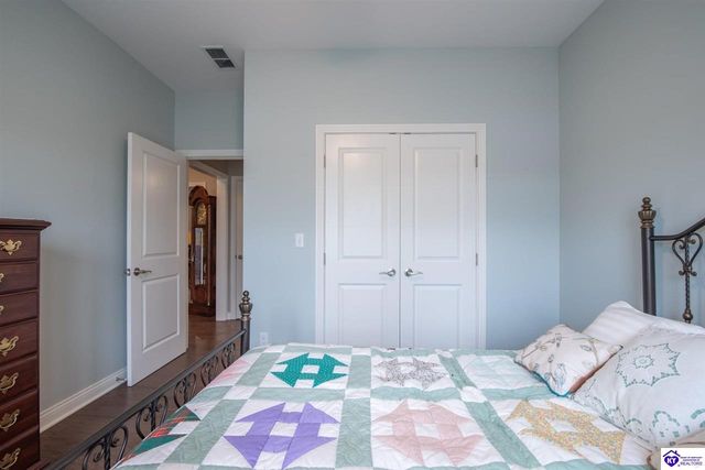 200 B Village Brooke Drive, Elizabethtown, KY 42701