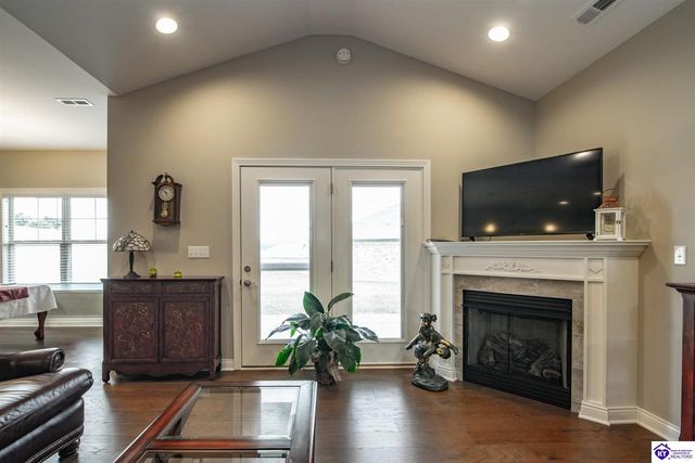 200 B Village Brooke Drive, Elizabethtown, KY 42701