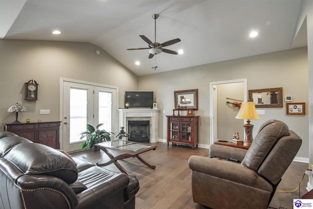 200 B Village Brooke Drive, Elizabethtown, KY 42701