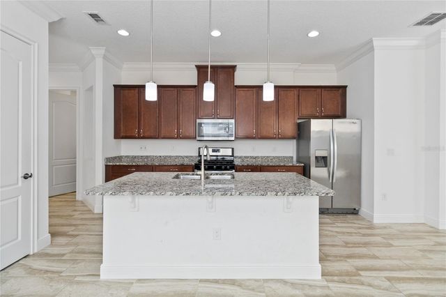 2491 YELLOW BRICK ROAD, St Cloud, FL 34772