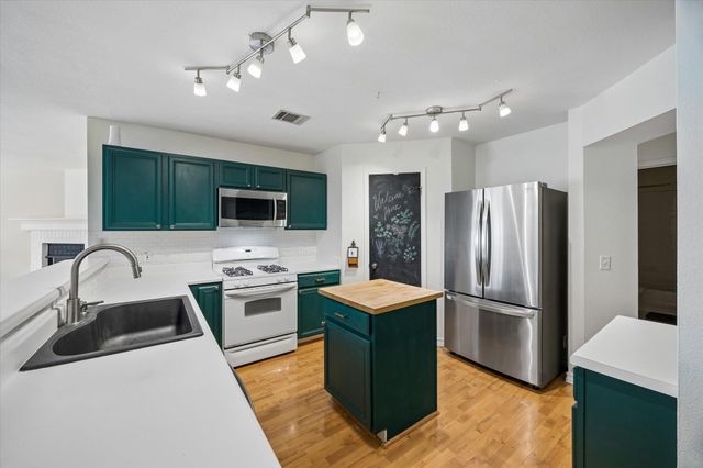 2011 Harvest Moon DR, Cedar Park, TX 78613