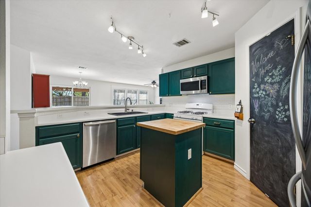 2011 Harvest Moon DR, Cedar Park, TX 78613