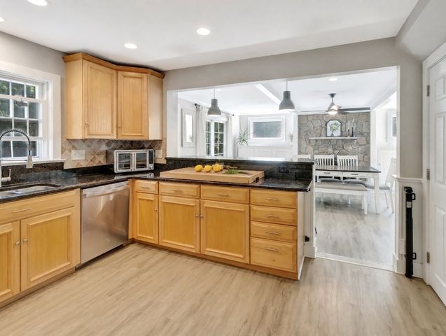 300 Pratt Street, Mansfield, MA 02048