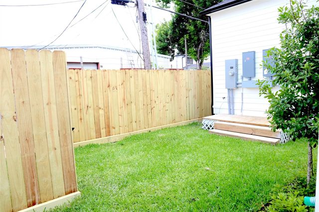 1836 Cortlandt Street, Houston, TX 77008