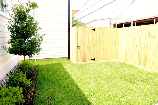 1836 Cortlandt Street, Houston, TX 77008