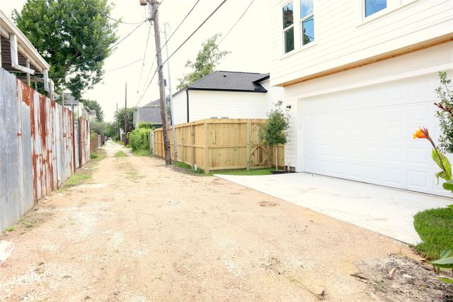 1836 Cortlandt Street, Houston, TX 77008