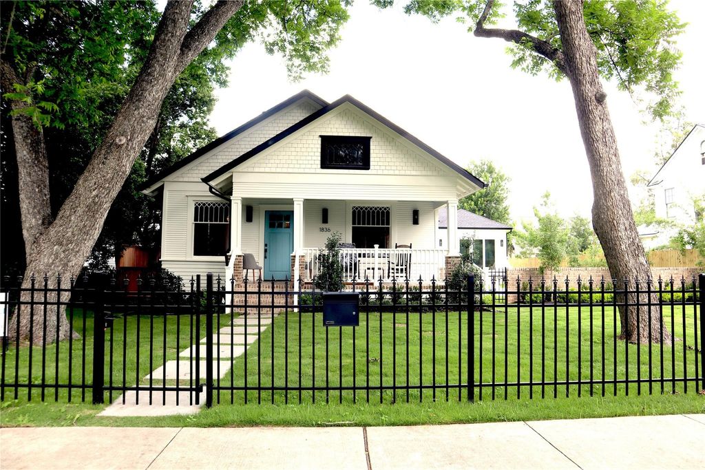 1836 Cortlandt Street, Houston, TX 77008