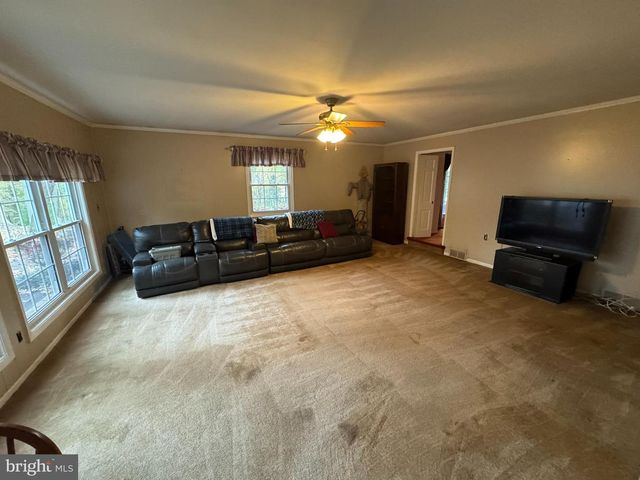 6250 SLEEPY HOLLOW RD, La Plata, MD 20646