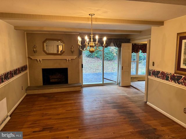 6250 SLEEPY HOLLOW RD, La Plata, MD 20646