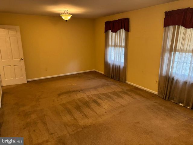 6250 SLEEPY HOLLOW RD, La Plata, MD 20646