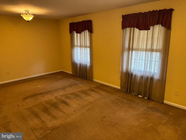 6250 SLEEPY HOLLOW RD, La Plata, MD 20646