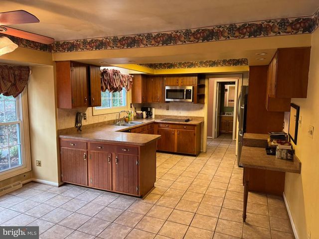 6250 SLEEPY HOLLOW RD, La Plata, MD 20646