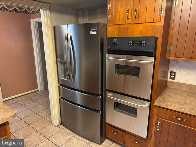 6250 SLEEPY HOLLOW RD, La Plata, MD 20646