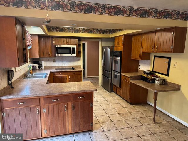 6250 SLEEPY HOLLOW RD, La Plata, MD 20646
