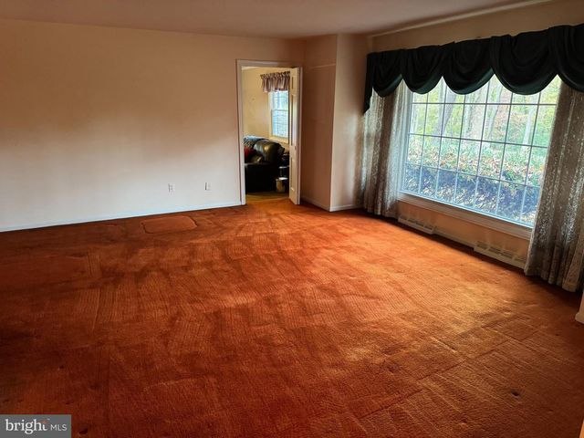 6250 SLEEPY HOLLOW RD, La Plata, MD 20646