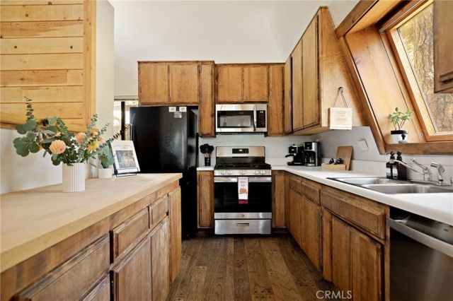 30951 Glen Oak, Running Springs, CA 92382
