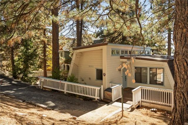 30951 Glen Oak, Running Springs, CA 92382