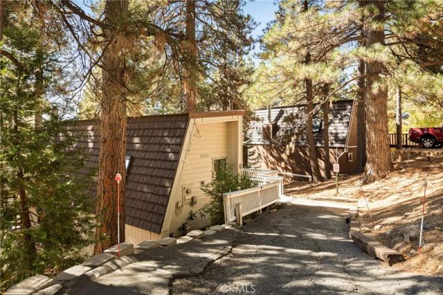 30951 Glen Oak, Running Springs, CA 92382