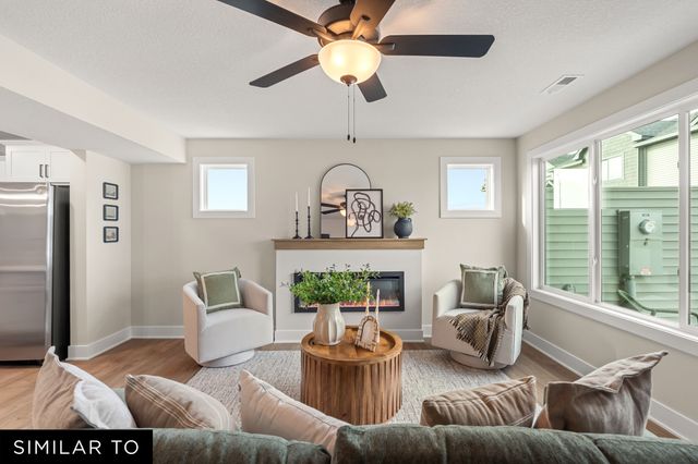 614 NE Hart Lane, Ankeny, IA 50021