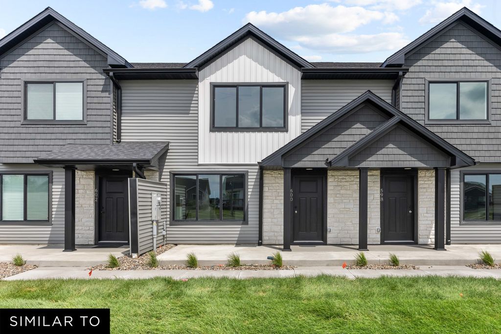 614 NE Hart Lane, Ankeny, IA 50021